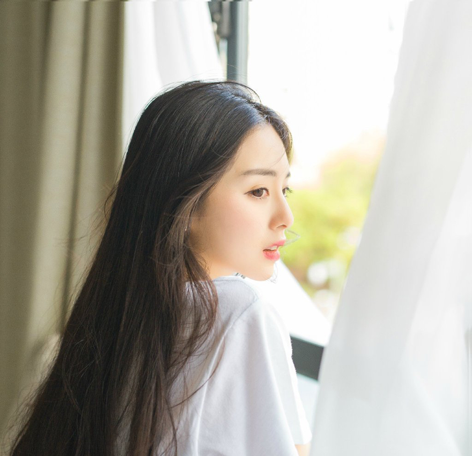 人生只有一次，真爱只有一场，目的只有一个：与心爱的人，走进婚姻的殿堂。别再率性，要真爱，就要敢于低头;别再固执，要真爱，就不要轻言分手;别再抉剔，要真爱，就要包容;要坚守，一直走，就可以白头。爱她吗?那就直到天长地久。